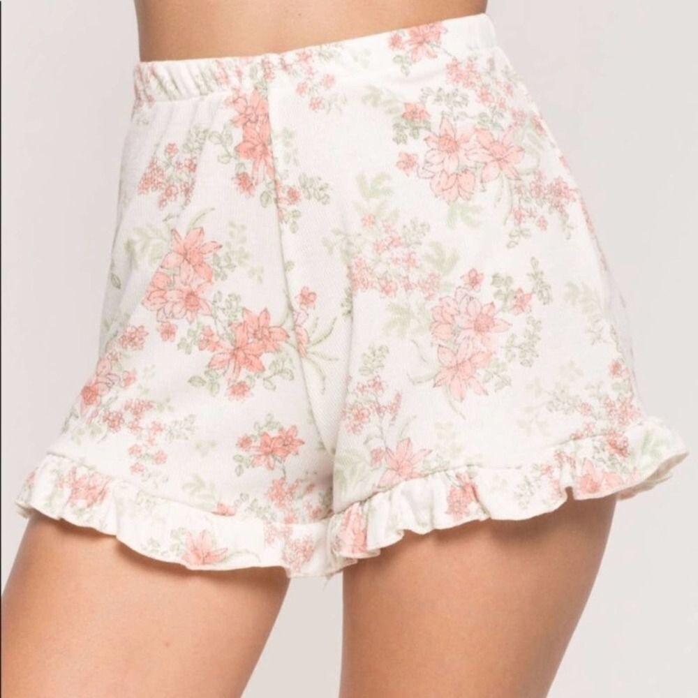 🌹 BNWT Super Cute Spring Ribbed Floral Shorts 🌹